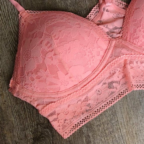 **NEW** 2/$30 ❤️ Victoria's Secret Padded Wireless Bra - Picture 2 of 7